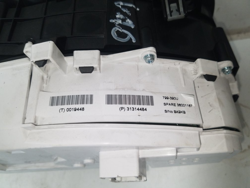 2012 - 2016 Volvo V40  Hatchback Instrument Cluster 31314484