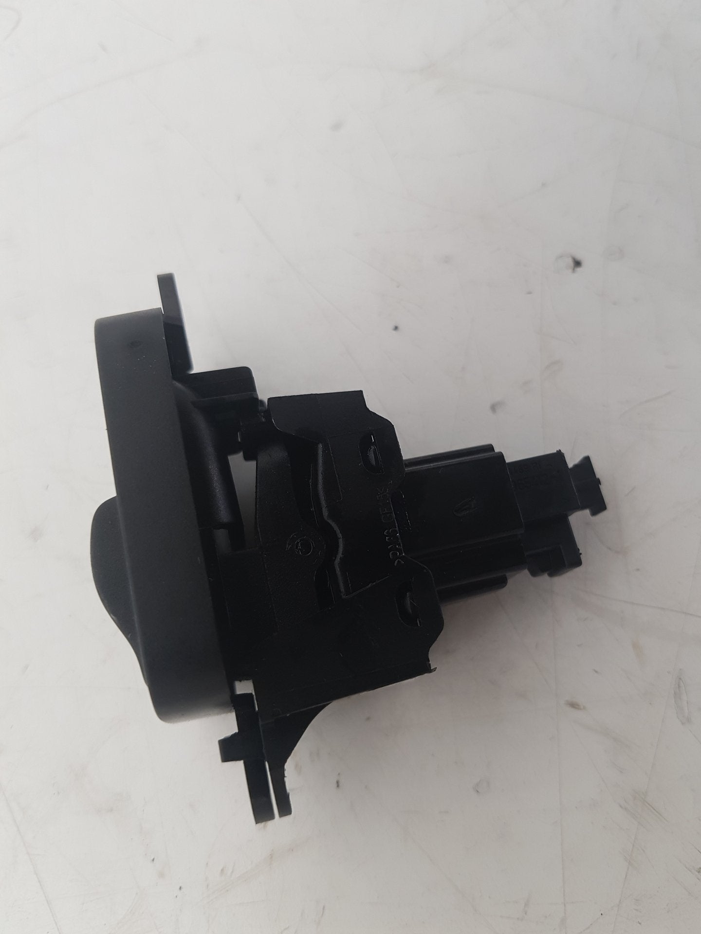 2005 - 2012 Volvo S40  Saloon Left Front Window Switch 30773217