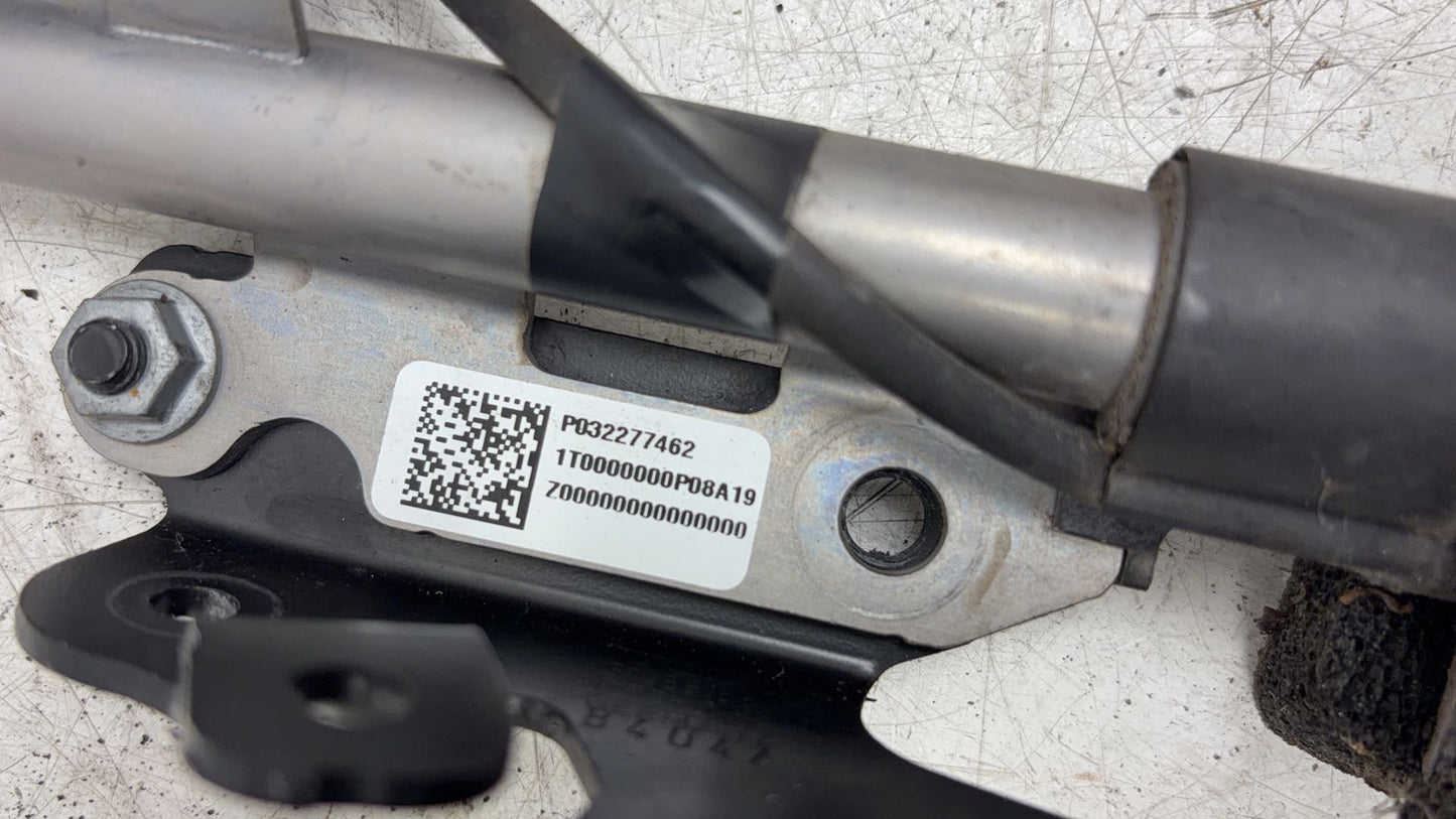 2013 - 2016 Volvo V40 III 525 Hatchback Right Bonnet Hinge 32277462