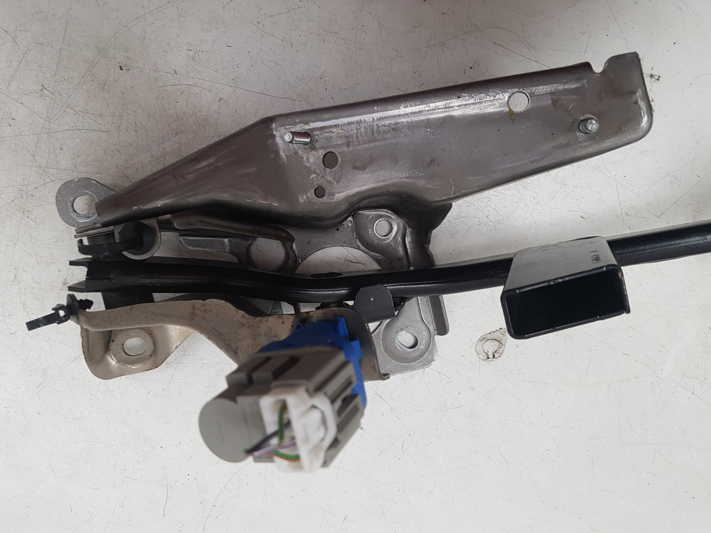 2012 - 2019 Volvo V40  Hatchback Brake Pedal 31381471