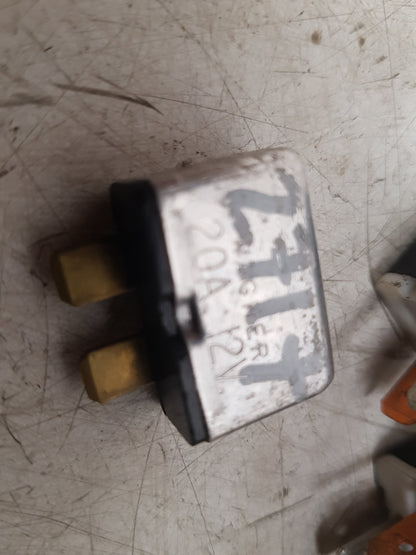 1992 - 1997 Volvo 850  Estate RELAYS 9130269