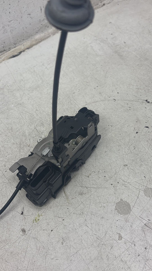 2016 - 2023 Volvo XC90 II 256 Estate Left Front Door Lock Actuator 31349894