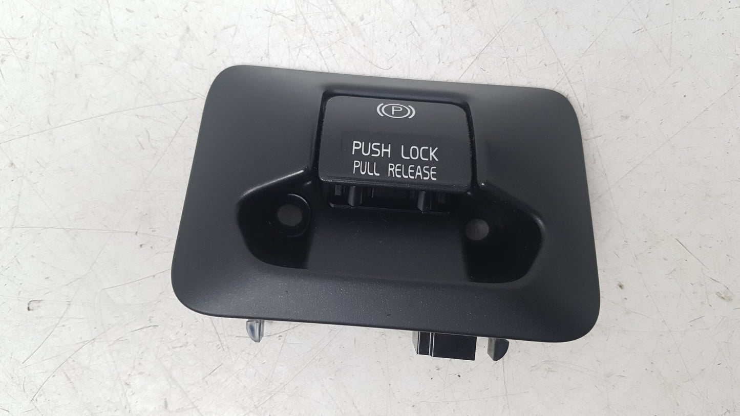 2010 - 2014 Volvo XC60  Estate ELECTRONIC PARKING BRAKE CONTROL SWITCH 31334637