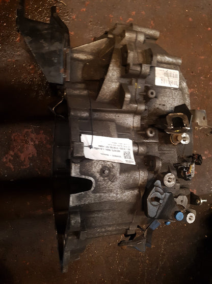2003 - 2004 Volvo S40  Saloon Manual Gearbox 30616075