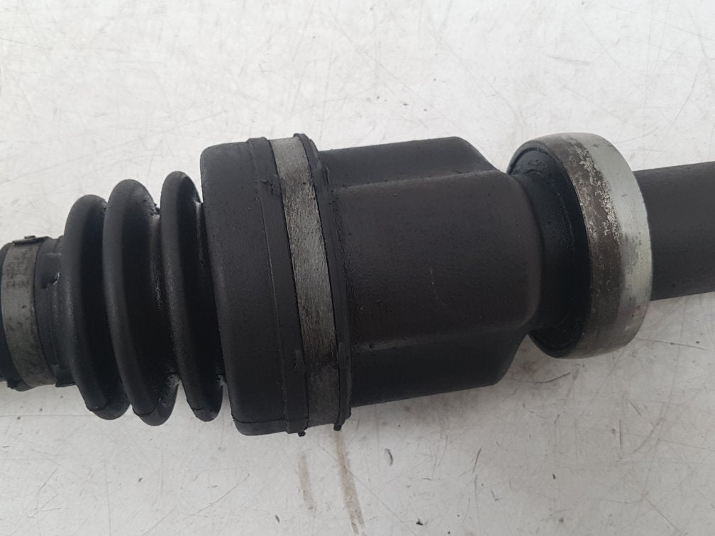 2005 - 2010 Volvo S40  Saloon Driveshaft (Manual) UK Drivers Side Front. 31256933