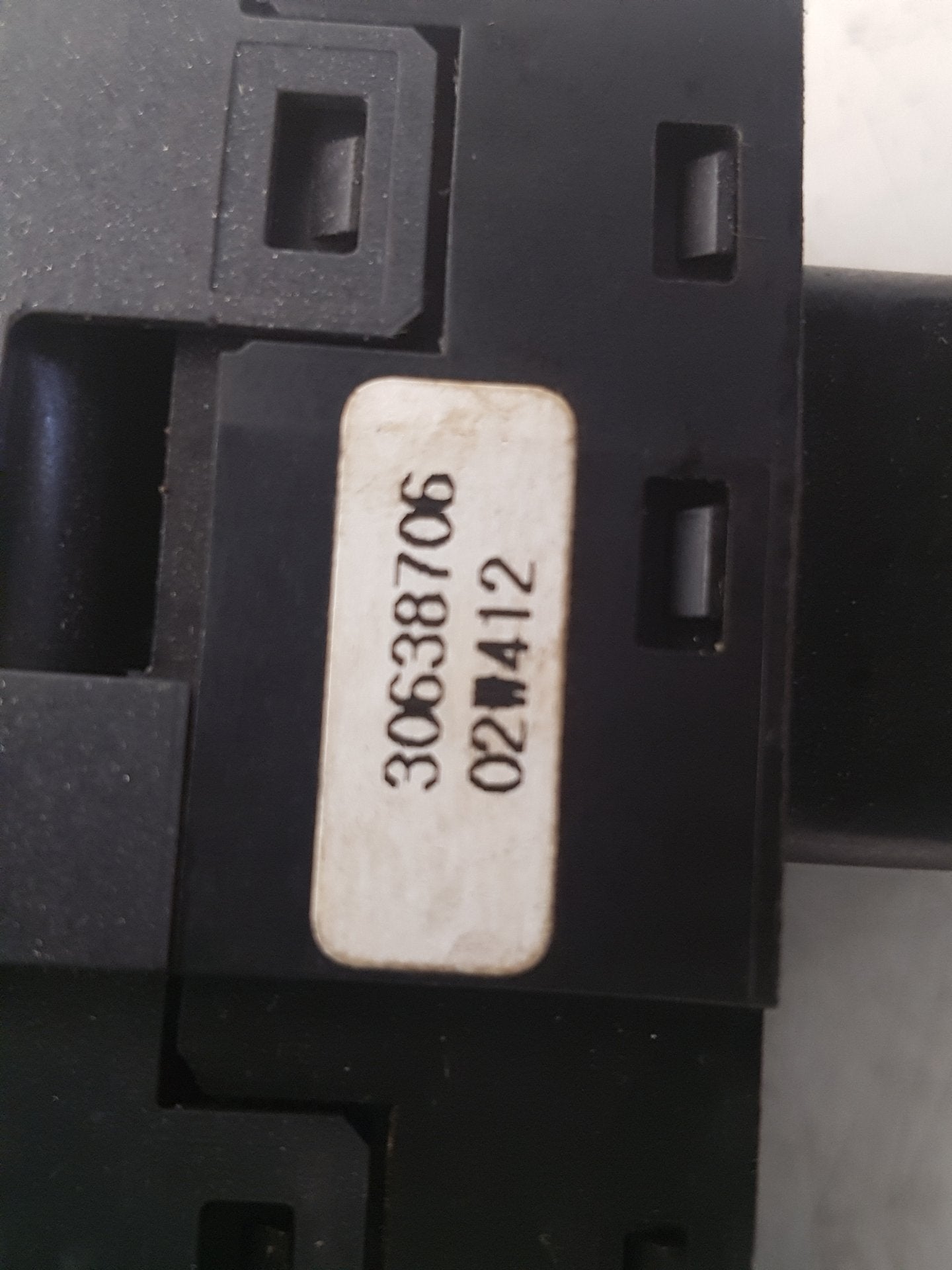 2000 - 2004 Volvo V40  Estate Left Front Window Switch 30638706