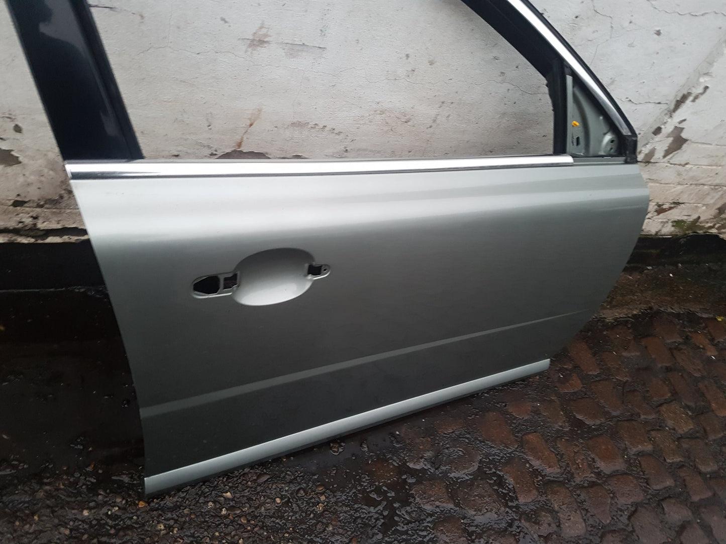 2008 - 2011 Volvo V70  Estate DOOR - BARE (FRONT DRIVER SIDE)