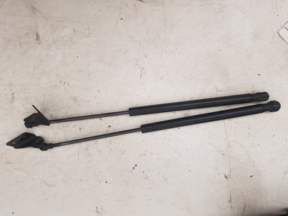 2005 - 2010 Volvo XC90  Estate TAILGATE STRUTS/RAMS - PAIR 30634580