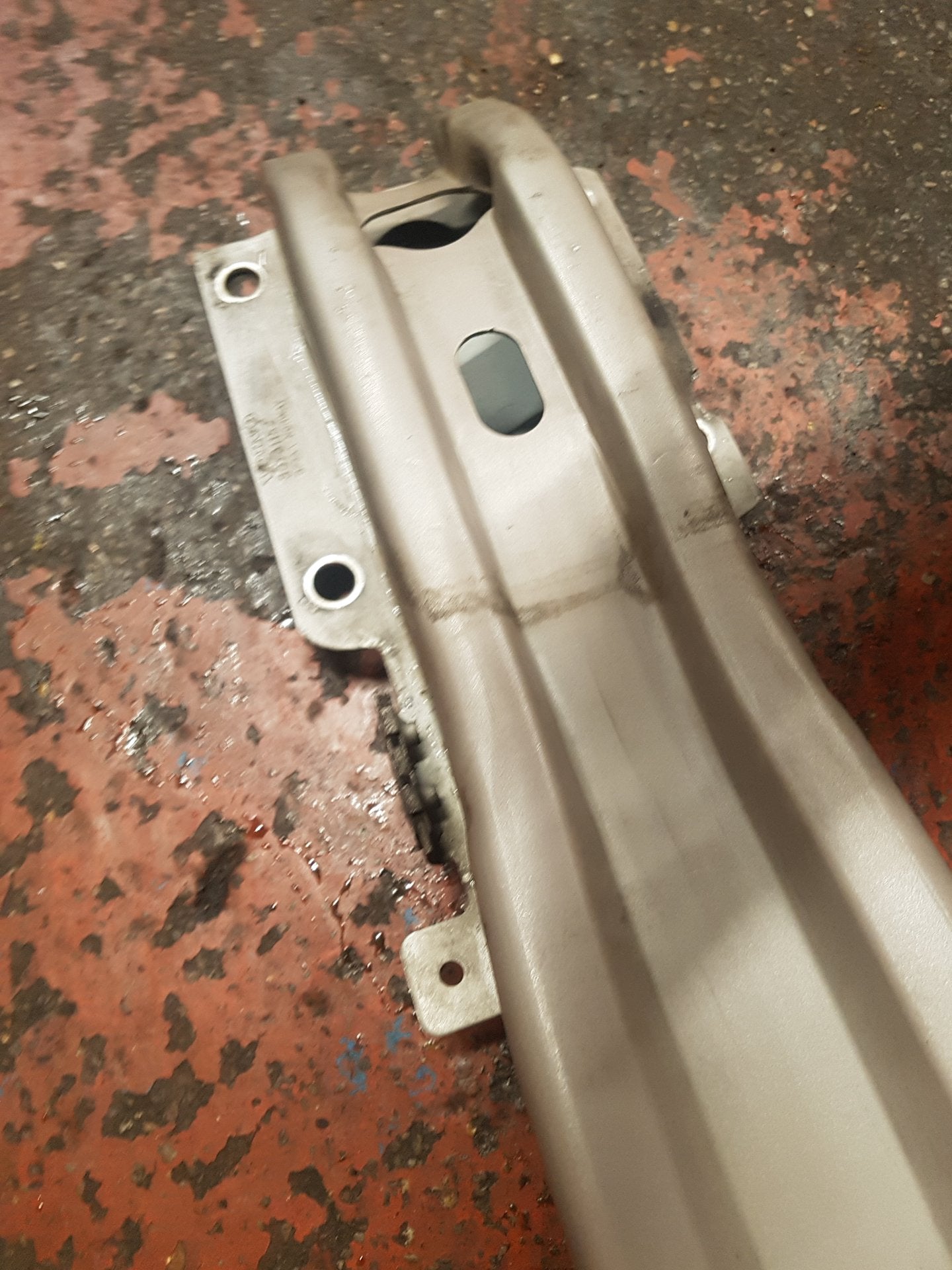 2008 - 2011 Volvo V70  Estate IMPACT ABSORBER 30763390