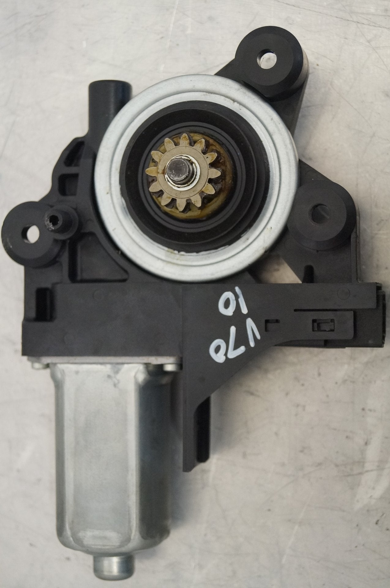 2007 - 2016 Volvo V70   WINDOW REG MOTOR (PASSENGER SIDE FRONT) 970713101