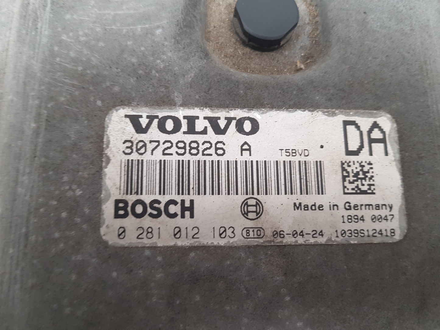 2005 - 2008 Volvo V70  Estate Engine ECU 30729826A