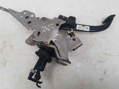 2006 - 2012 Volvo C70  Convertible Clutch Pedal 30760724