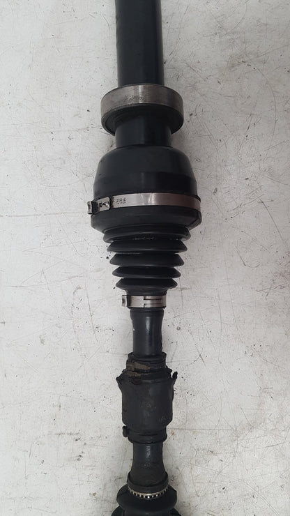 2001 - 2004 Volvo V40  Estate Driveshaft (Manual) UK Drivers Side Front. 614084