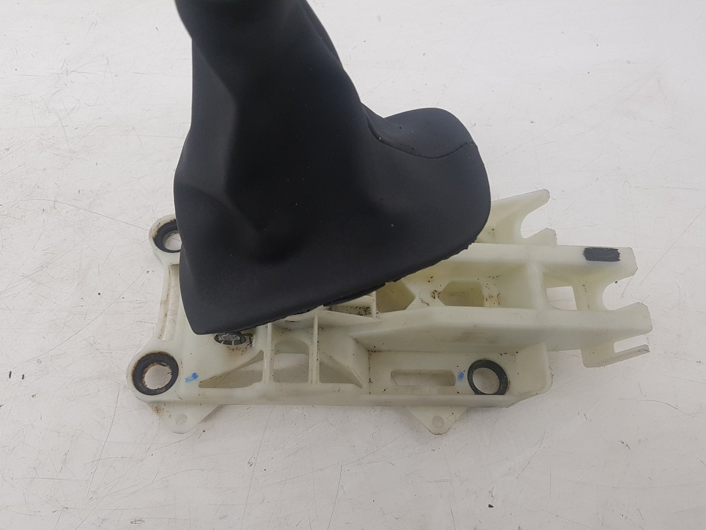2005 - 2012 Volvo S40  Saloon Gear Stick/Shifter