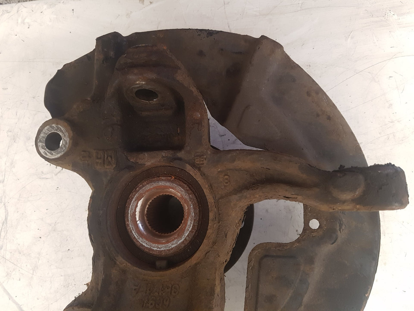 2012 Volvo S60  Saloon Left Front Hub Assembly 6C91-3K171-A