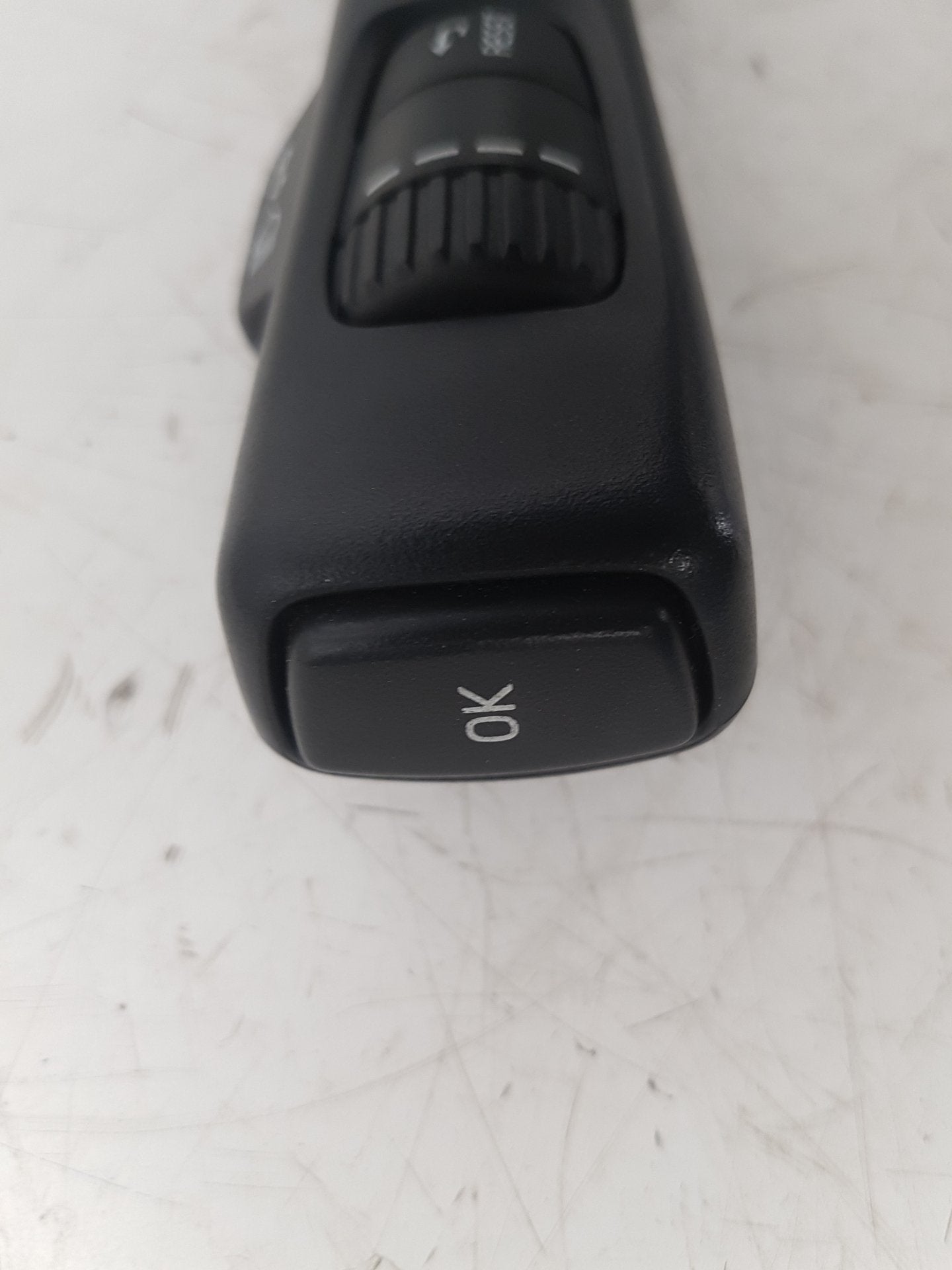 2012 - 2015 Volvo V40  Hatchback Indicator Stalk 31394001