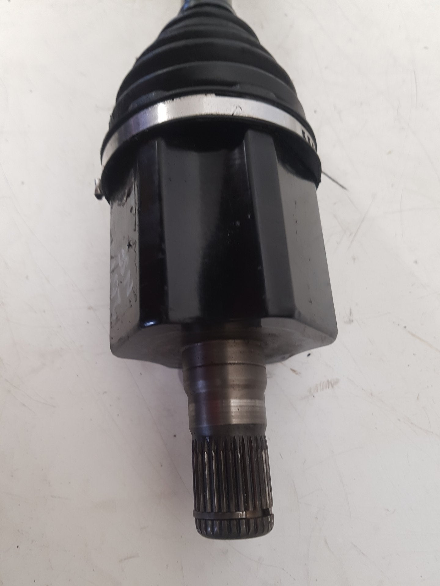 2005 - 2008 Volvo V70  Estate Left Front Drive Axle 8252040