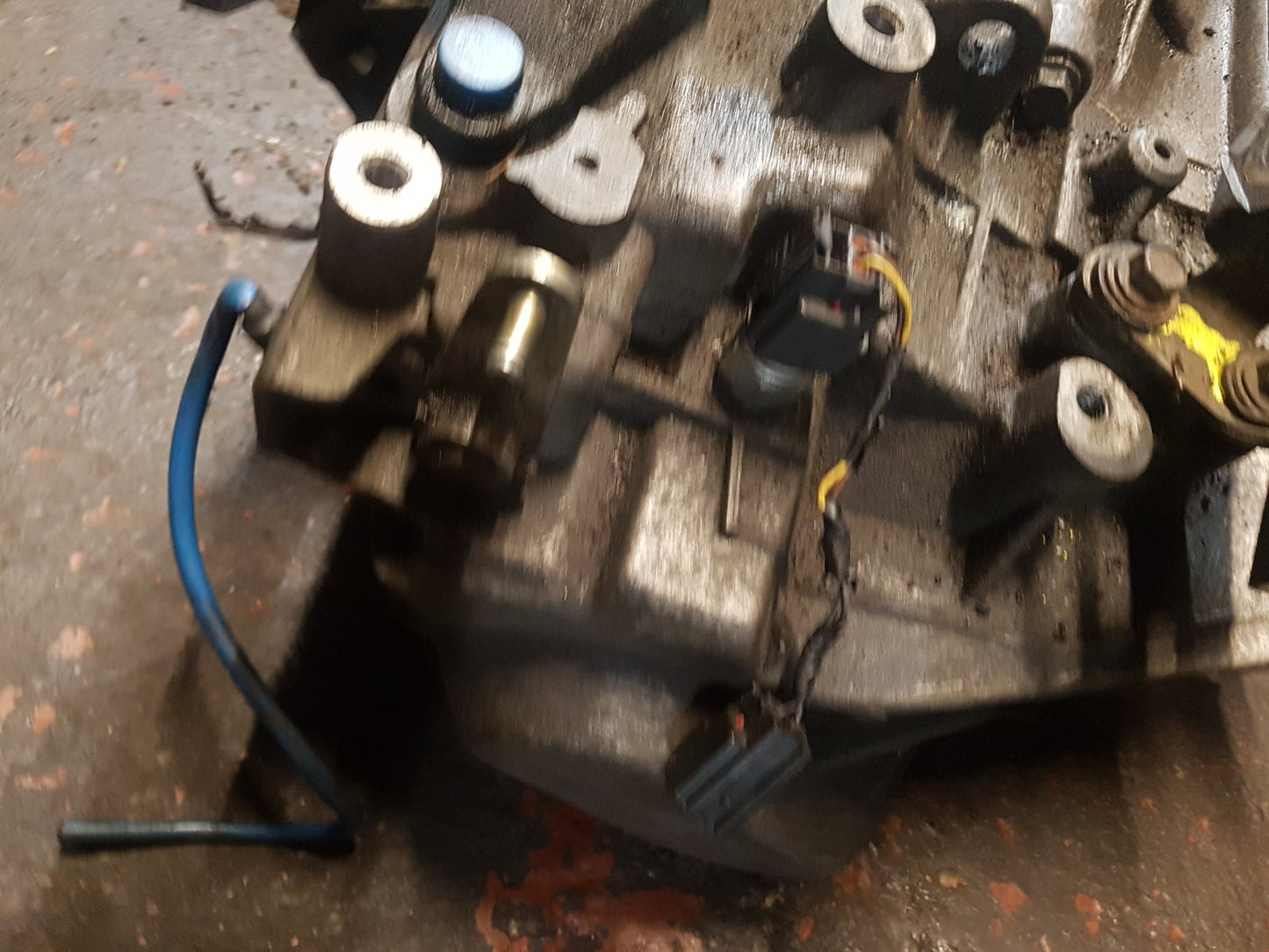 2003 - 2004 Volvo S40  Saloon Manual Gearbox 30616075