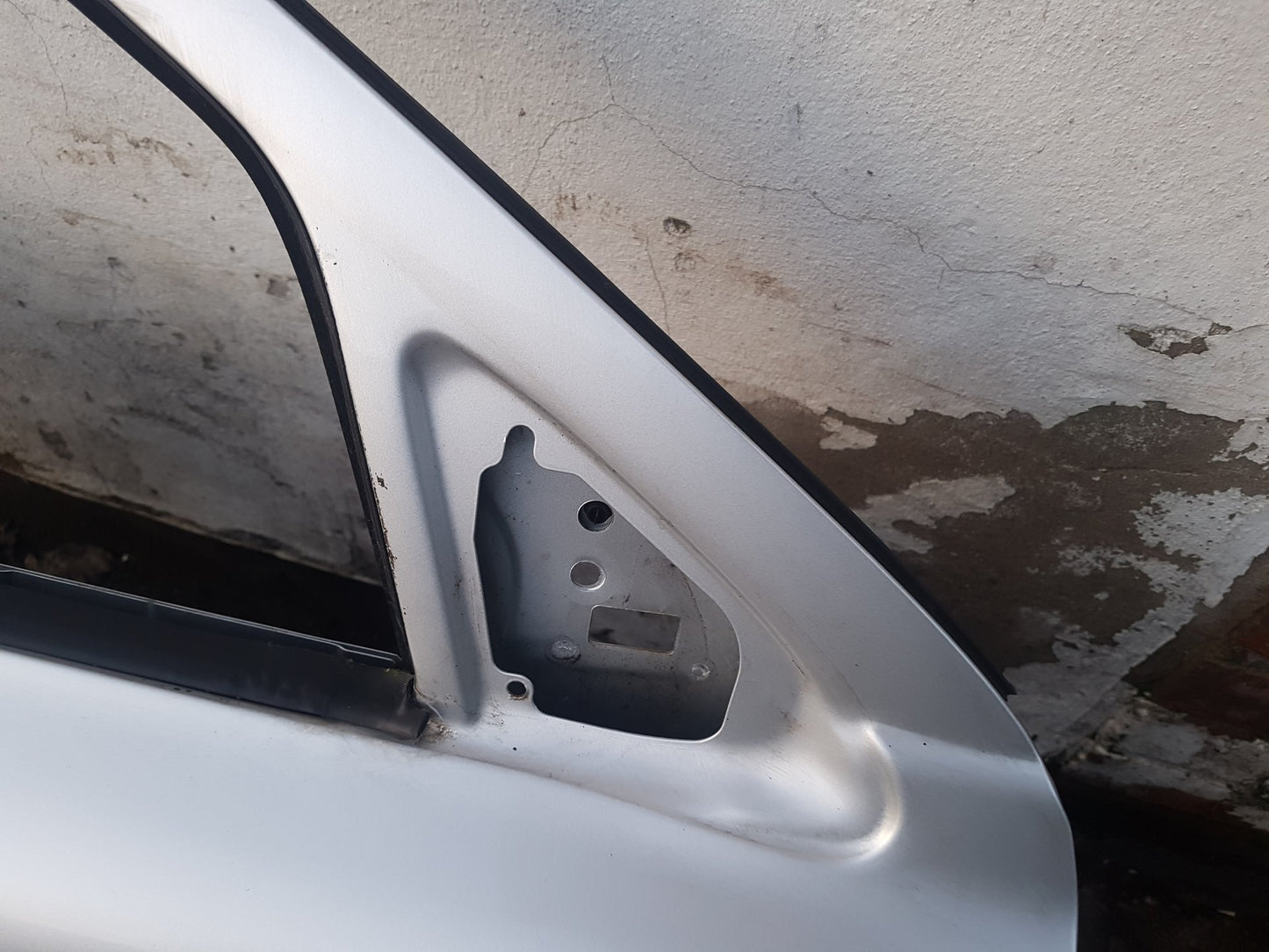 2007 Volvo V70  Estate DOOR - BARE (FRONT DRIVER SIDE) 31335589