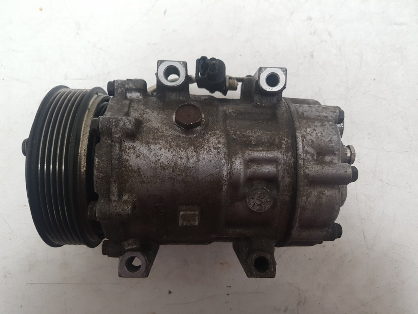 2010 - 2012 Volvo C30  Hatchback A/C Compressor 3M5H19D629HE