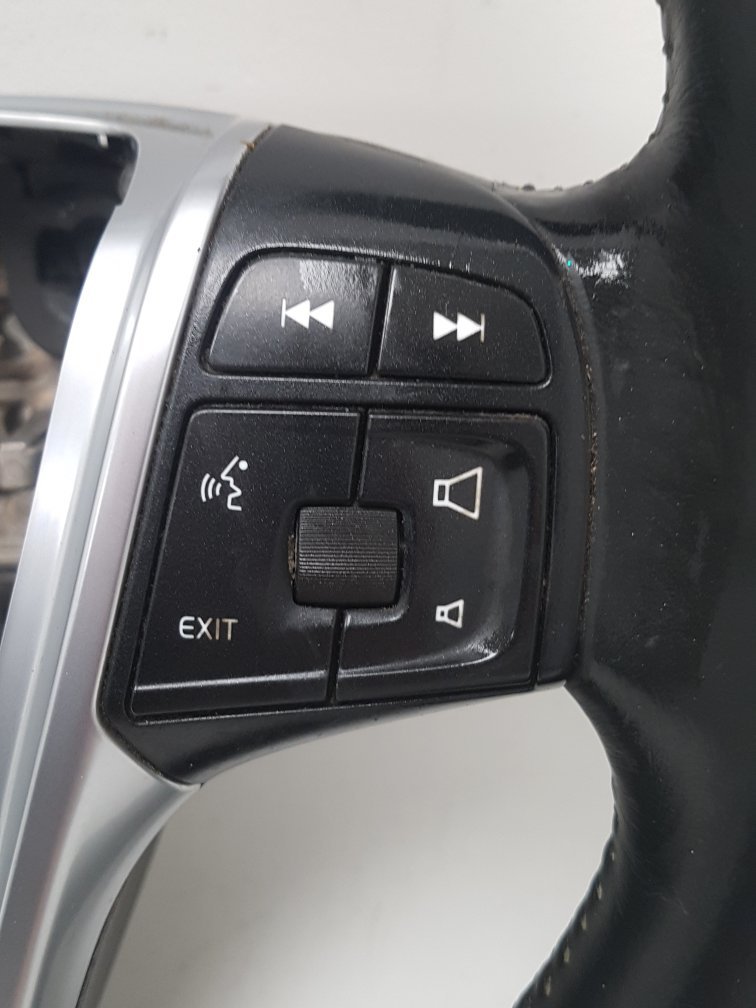 2010 - 2016 Volvo V60   Steering Wheel 31250592