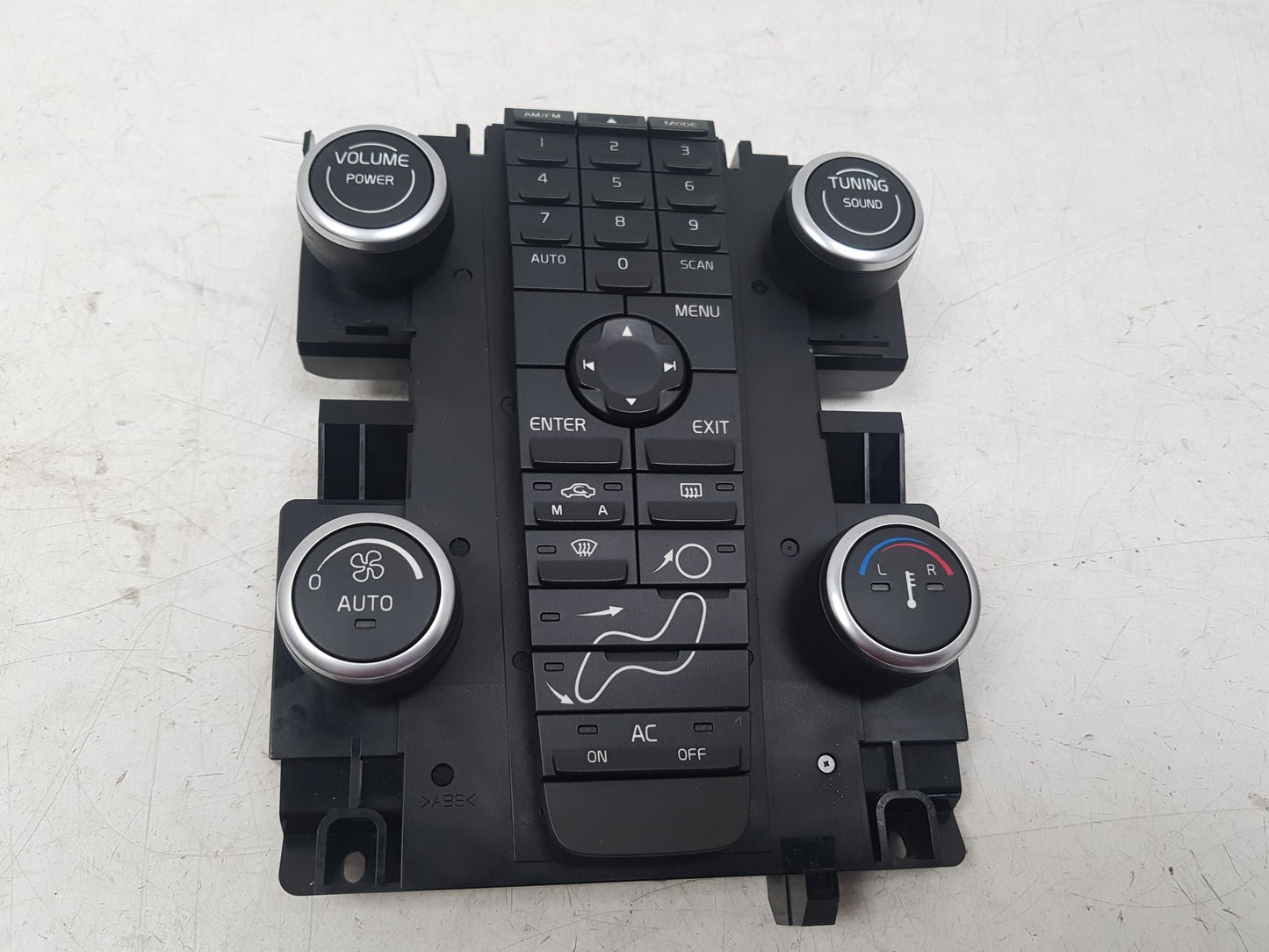 2008 - 2009 Volvo C70  Convertible HEATER & RADIO CONTROL PANNEL 30782540