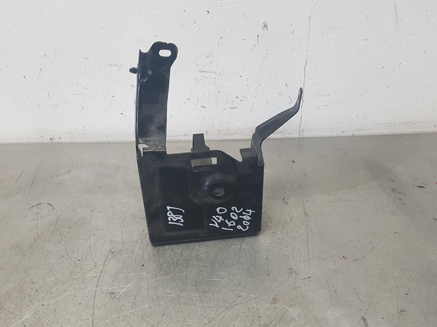 2012 - 2018 Volvo V40  Hatchback Battery Box 31290752