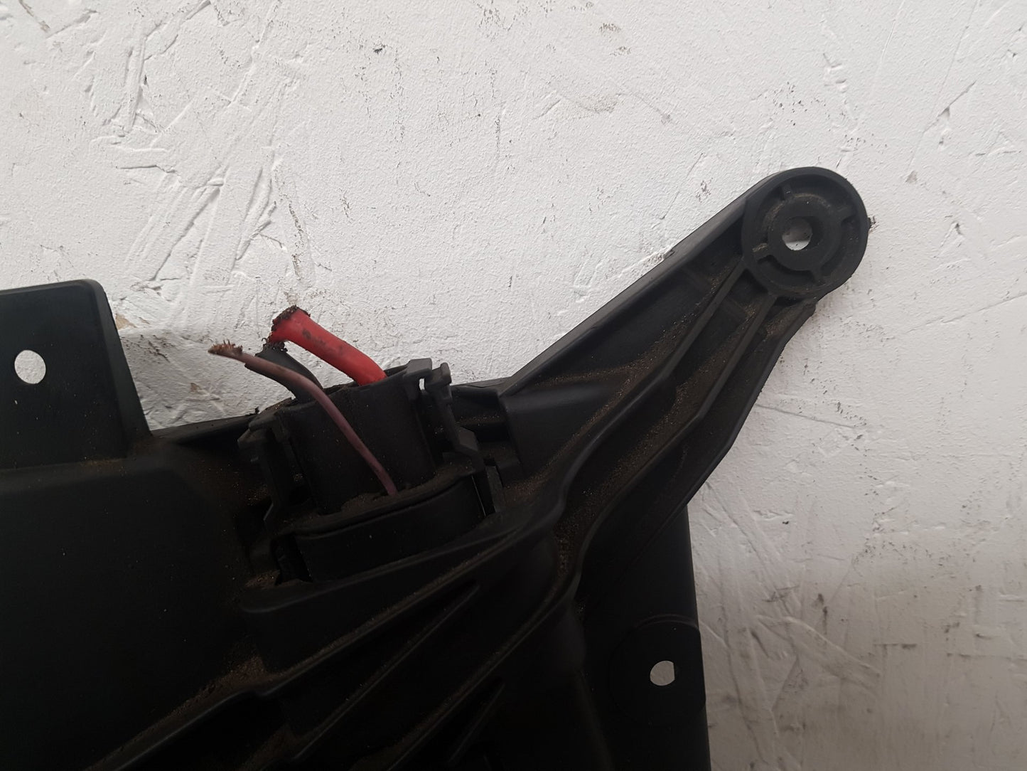 2004 - 2007 Volvo XC70  Estate RADIATOR FAN & COWLING (A/C CAR) 30741144