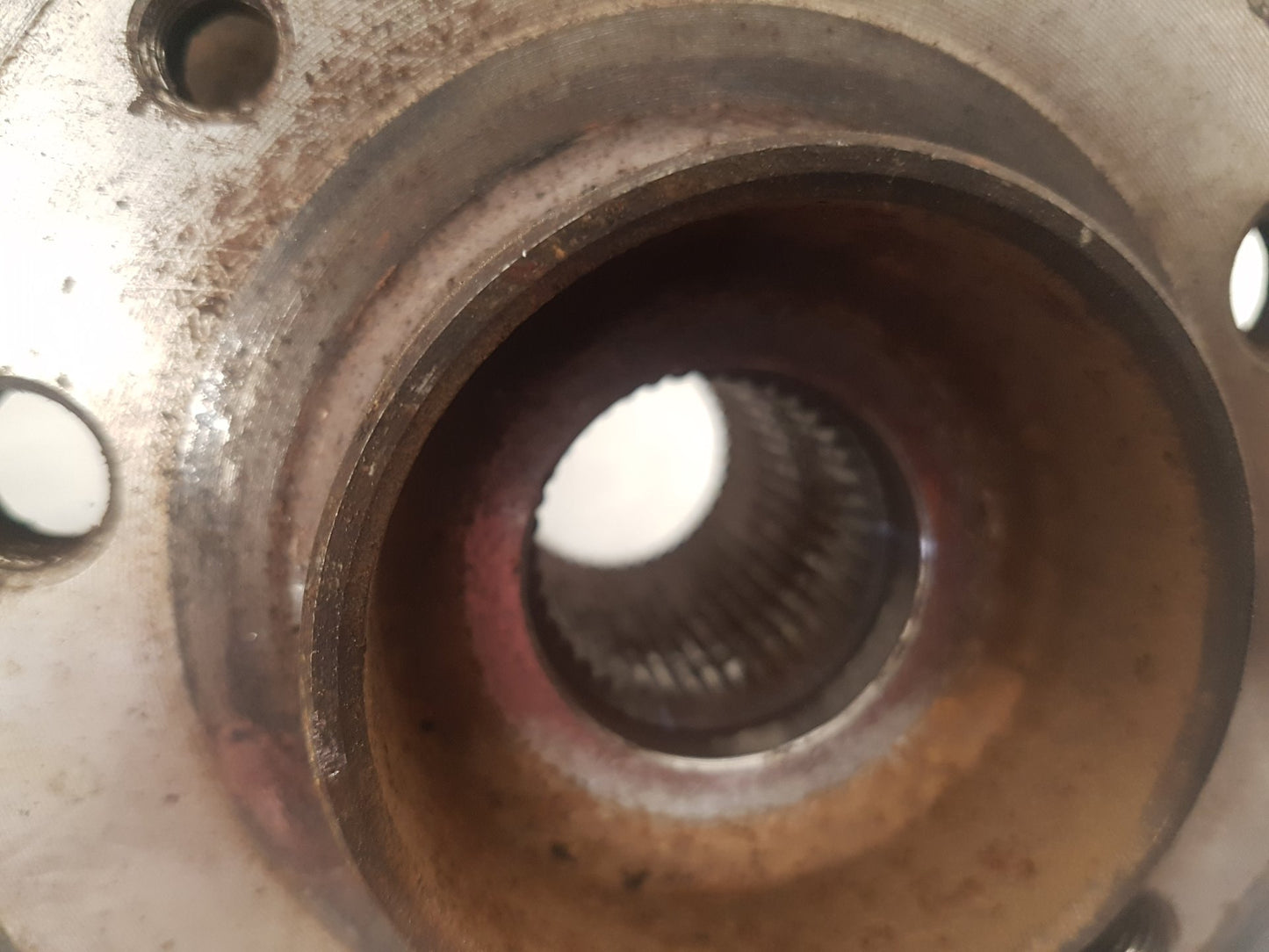 2012 Volvo S60  Saloon Right Front Hub Assembly 32425868