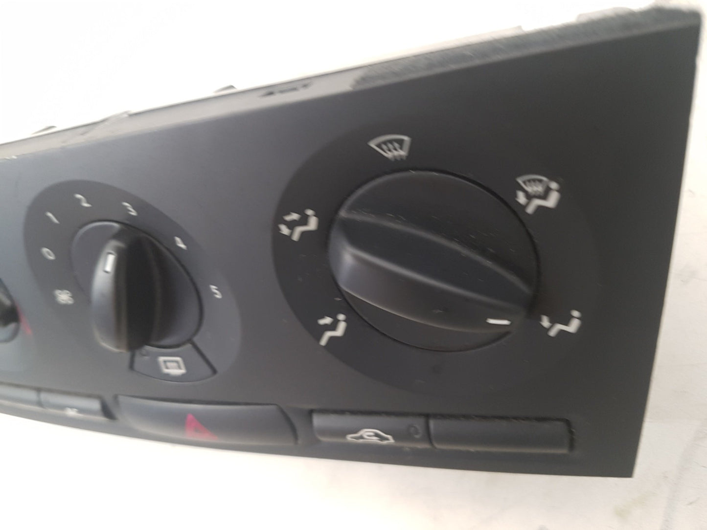 2004 Saab 9-3  Convertible Climate Controller 12767390