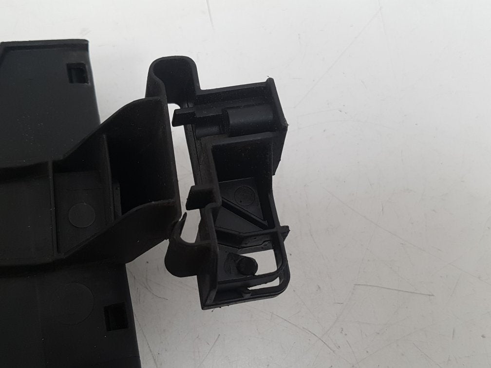 2006 - 2009 Volvo S80  Saloon BUMPER BRACKET (PASSENGER SIDE FRONT) 30661072