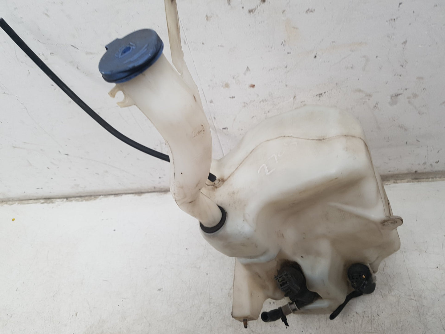 2007 Volvo C70  Convertible WASHER BOTTLE & MOTOR 4N51-13K163