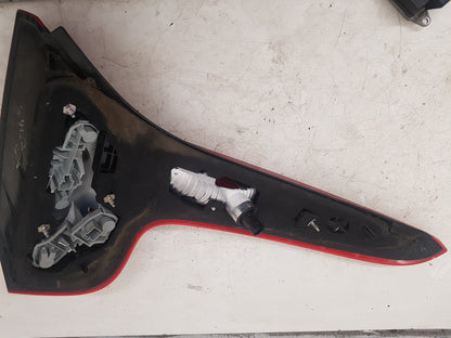 2006 - 2012 Volvo C30  Hatchback Left Taillight 31213917