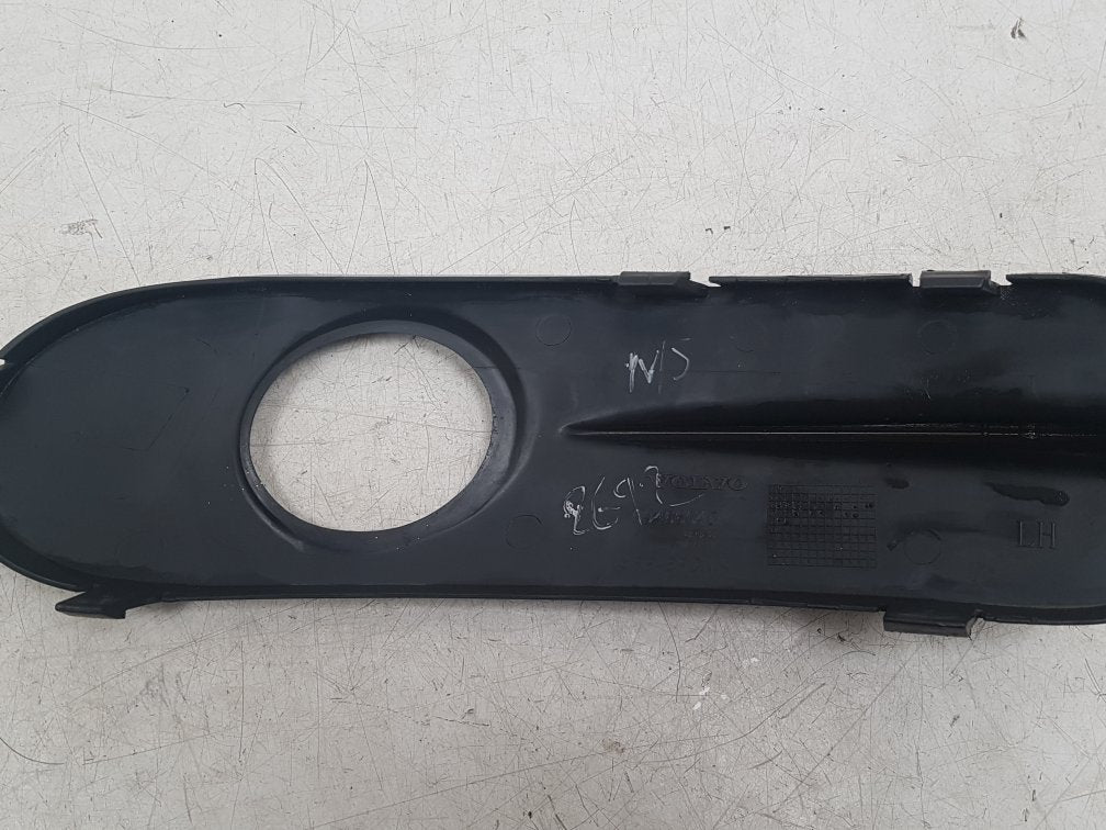 2006 - 2012 Volvo C70  Convertible Left Fog Light Cover 09466545