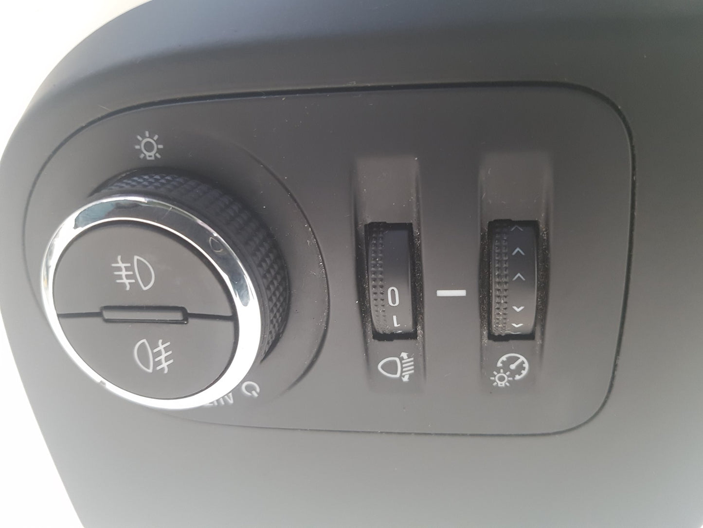 2010 - 2012 Saab 9-5  Saloon Headlight Switch 13286915