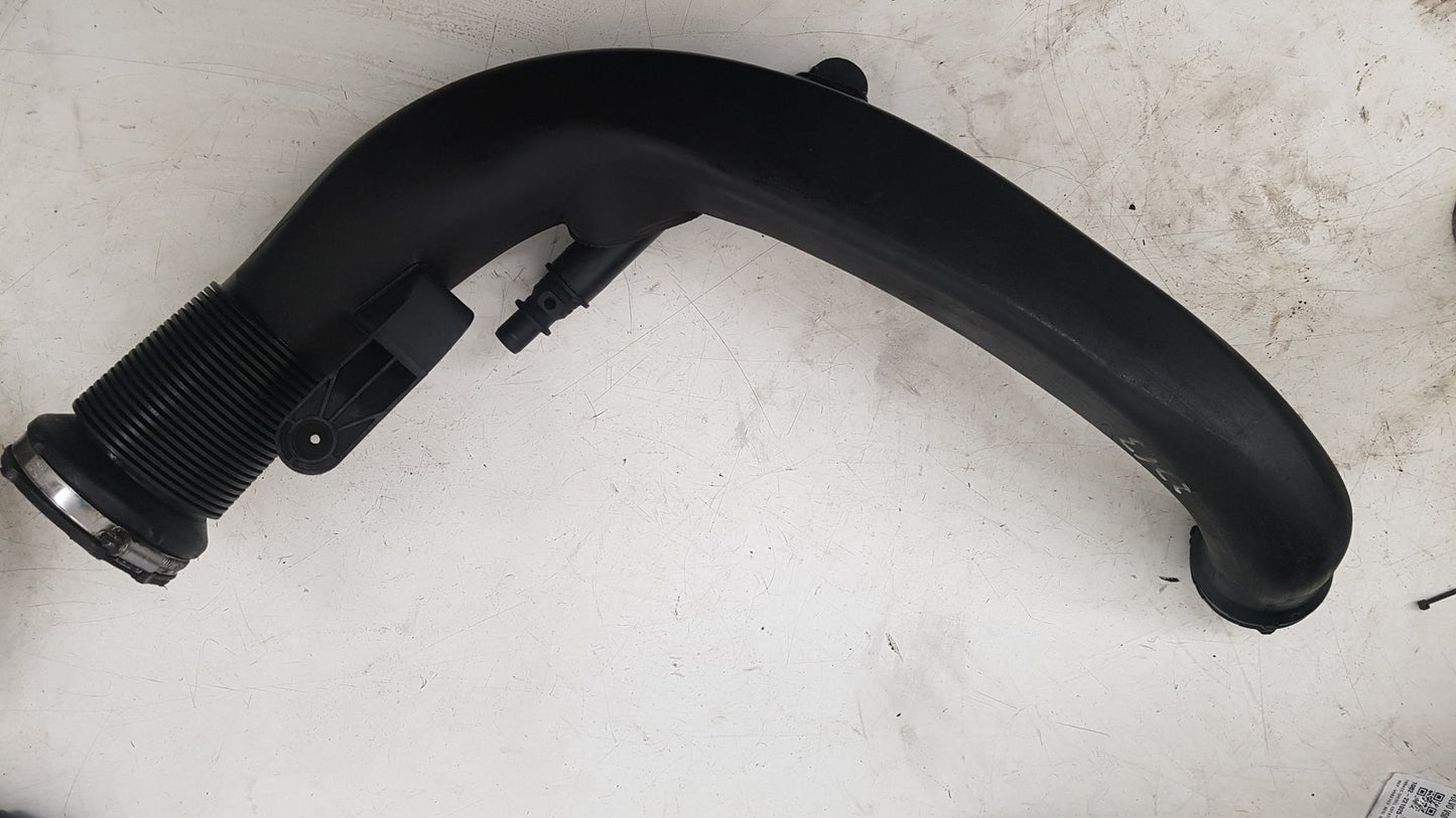 2010 - 2012 Volvo V50   Estate Intercooler Pipe 31319646