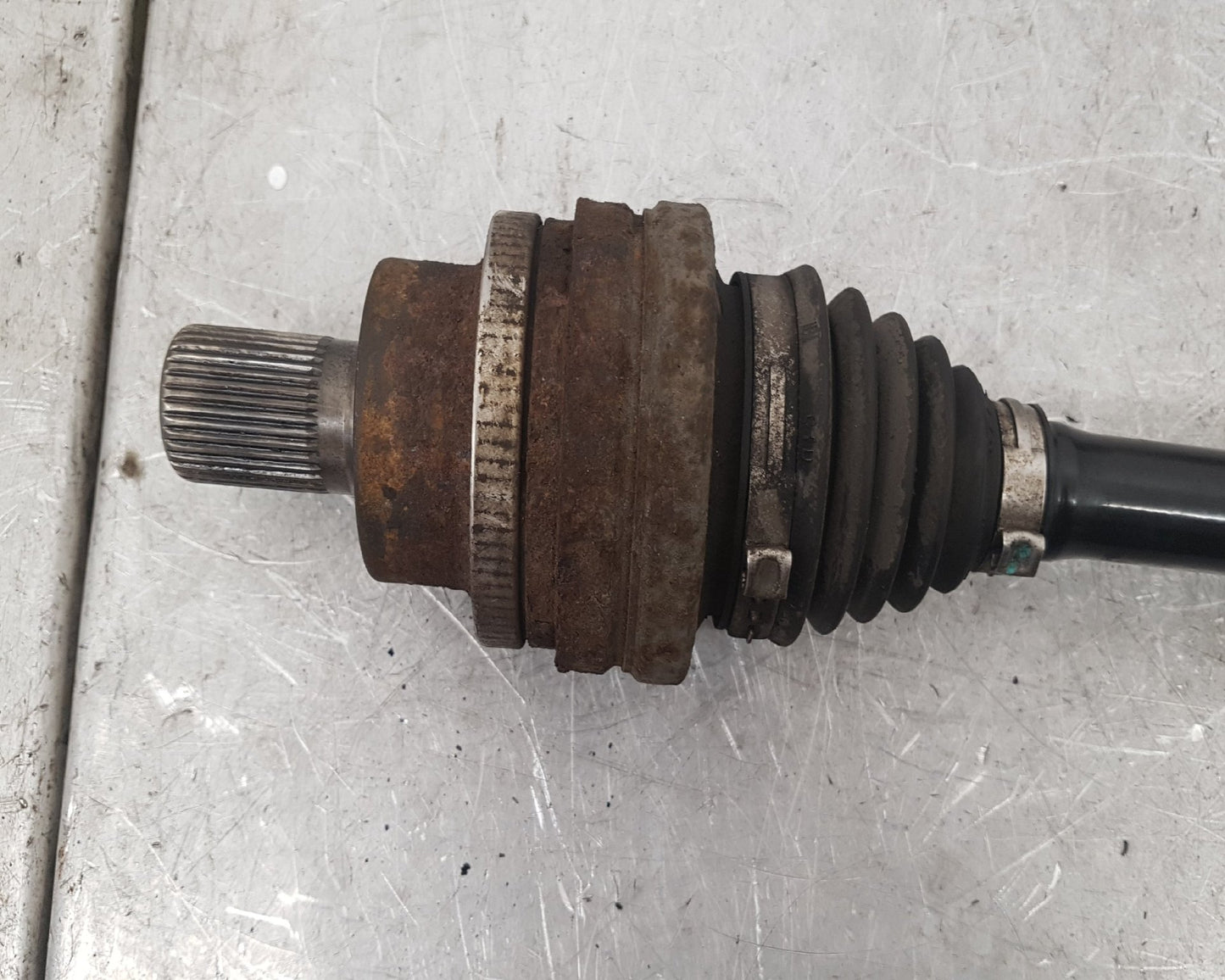 2008 - 2012 Volvo XC70  Estate Left Rear Drive Axle 30681132