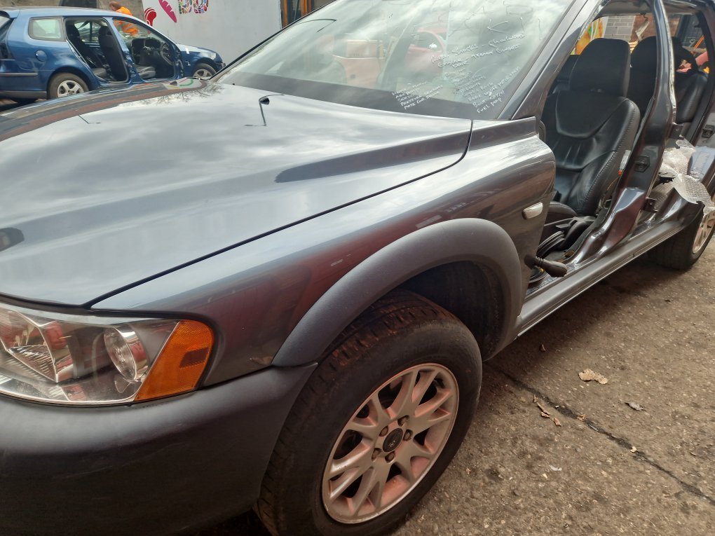 2004 - 2007 Volvo XC70  Estate Left Front Guard 9203559