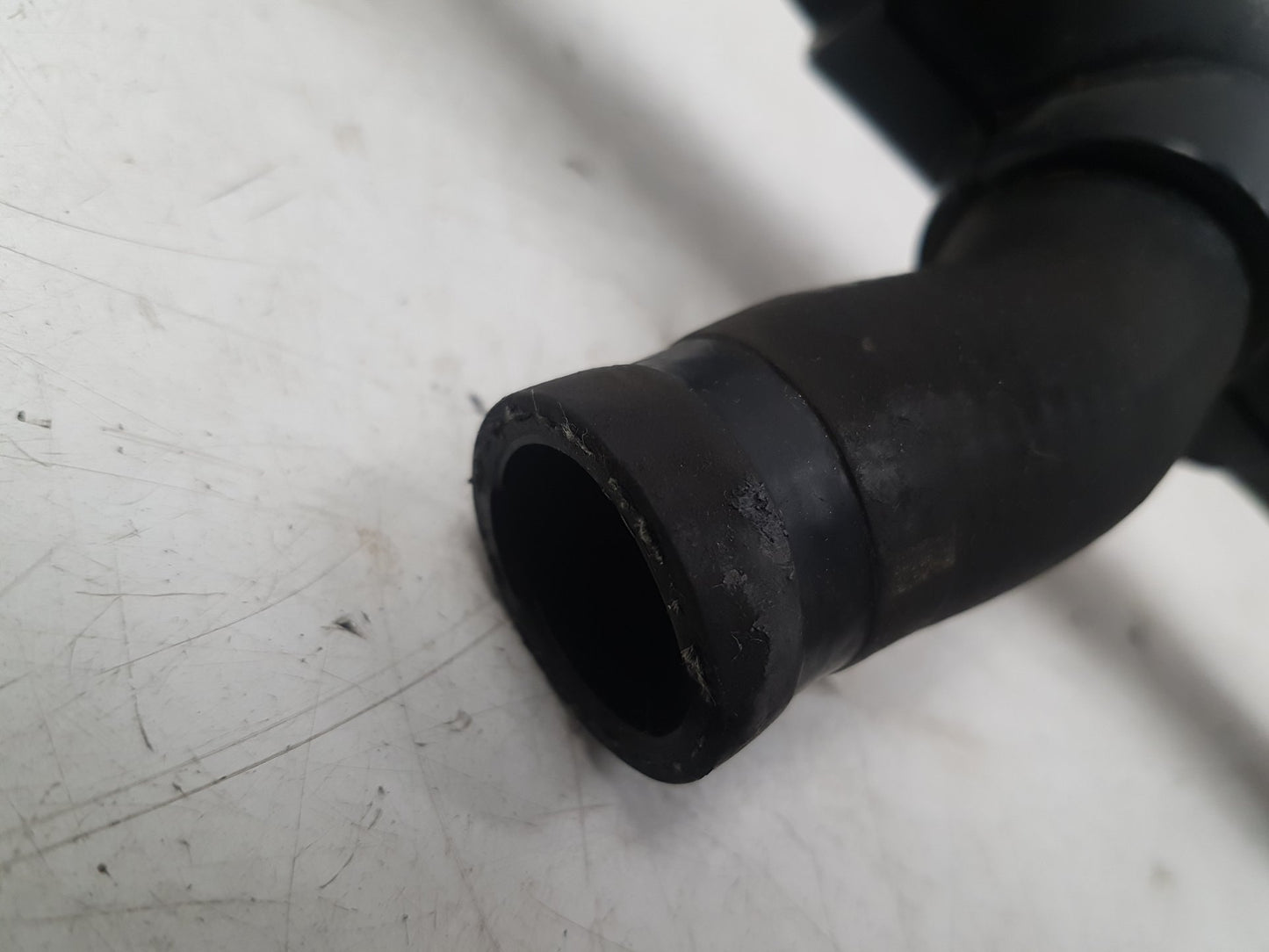 2004 - 2007 Volvo V50  Estate RADIATOR HOSE 30723083