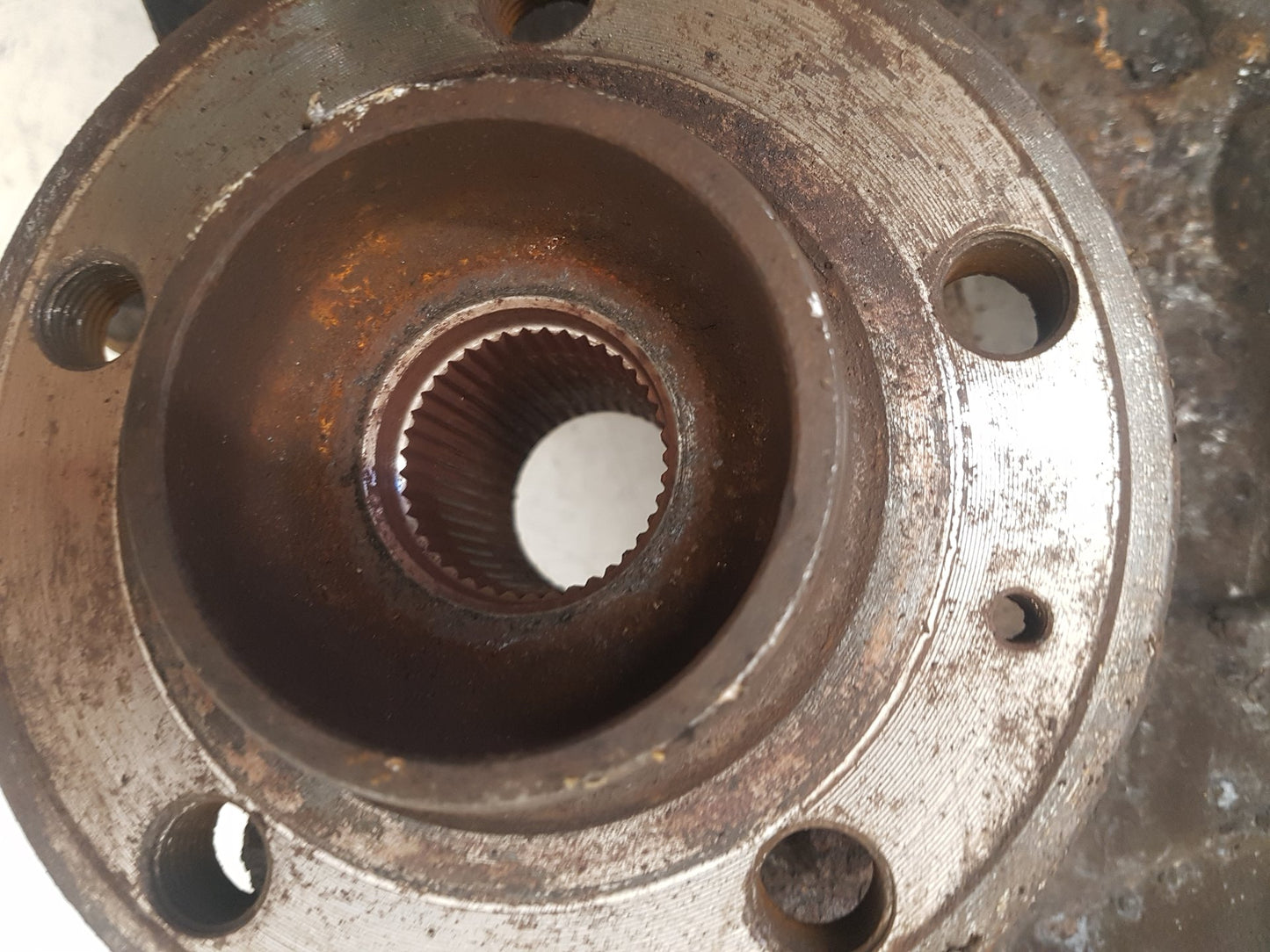 2005 - 2012  Xc90 D5 Se Awd E4 5 Dohc  Estate Right Front Hub Assembly