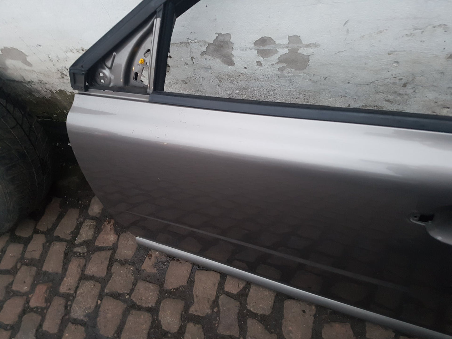 2008 - 2011 Volvo V70  Estate DOOR - BARE (FRONT PASSENGER SIDE)