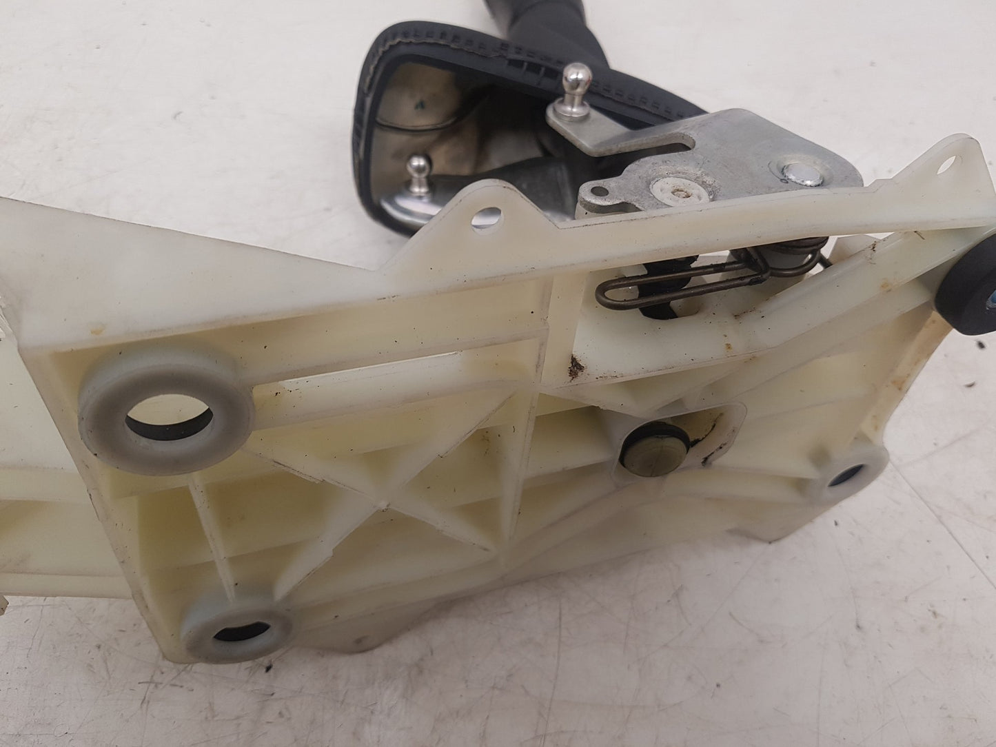 2006 - 2012 Volvo C30  Hatchback GEAR STICK 31280762