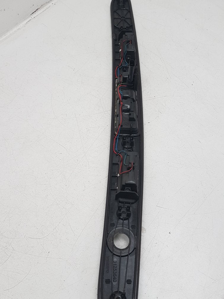 2010 - 2014 Volvo S60 II 134 Saloon TAILGATE/ BOOT HANDLE WITH LIGHTS 31253640