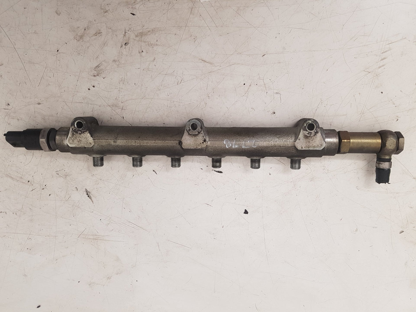 2001 - 2008 Volvo V70  Estate Injection Rail 8658252