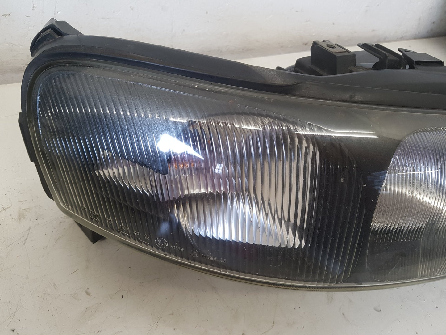2001 - 2008 Volvo V70  Estate Right Headlight 8620691