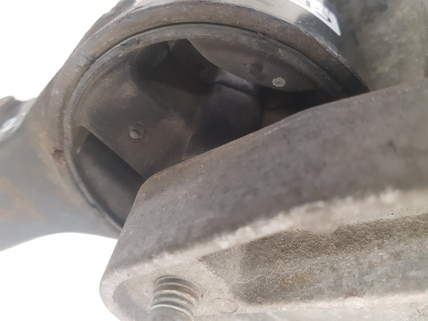 2010 - 2012 Saab 9-5  Saloon Bottom Engine Mount 13228303