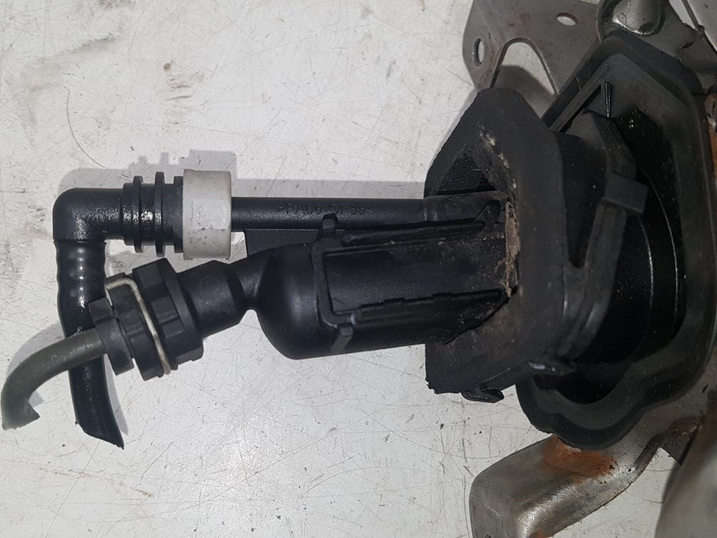2006 - 2012 Volvo C70  Convertible Clutch Pedal 30760724