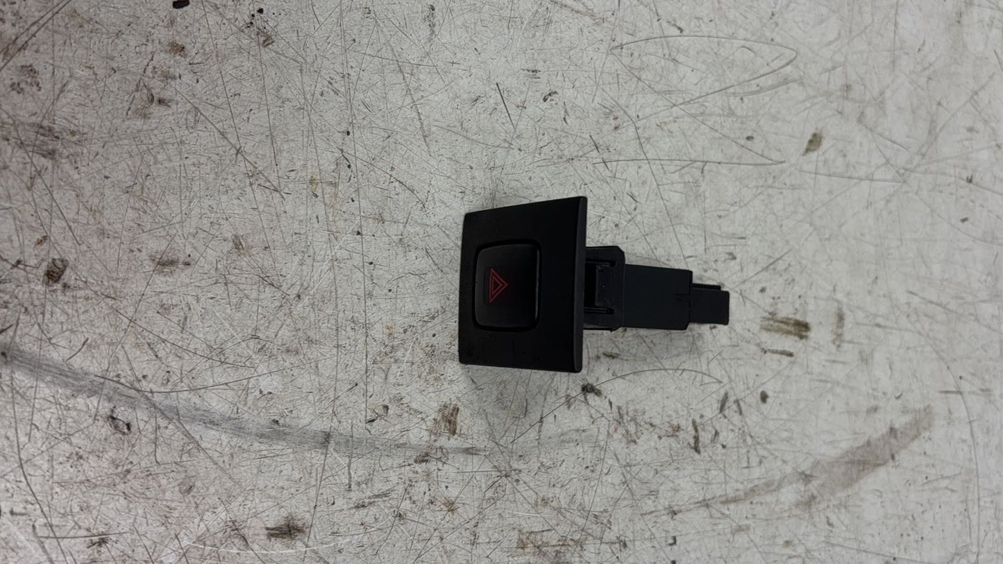 2008 - 2015 Volvo V70  Estate Hazard Switch Control Panel 30715066
