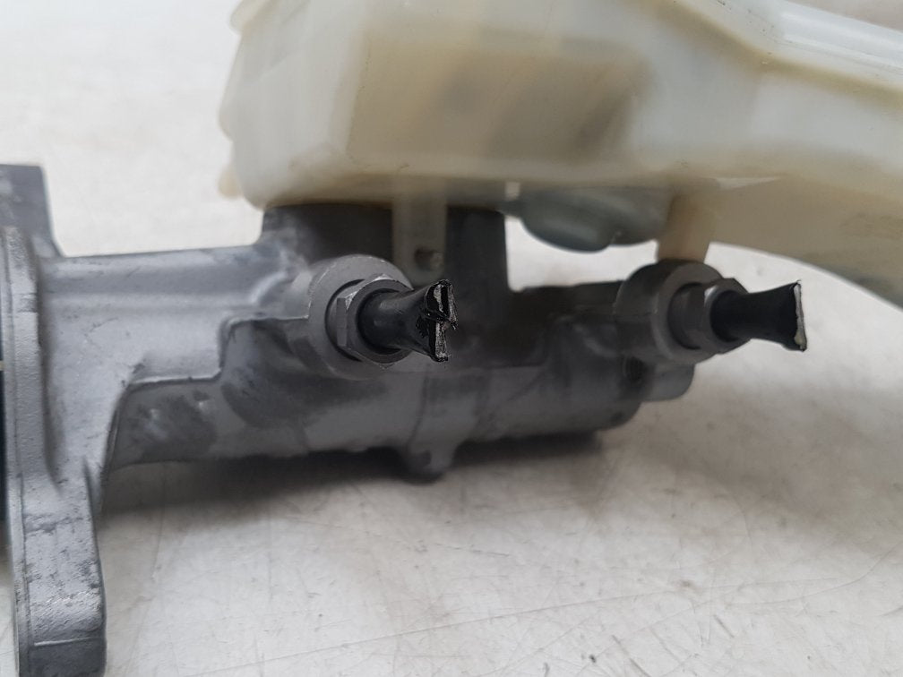 2012 - 2017 Volvo V40  Hatchback Brake Master Cylinder 31329534