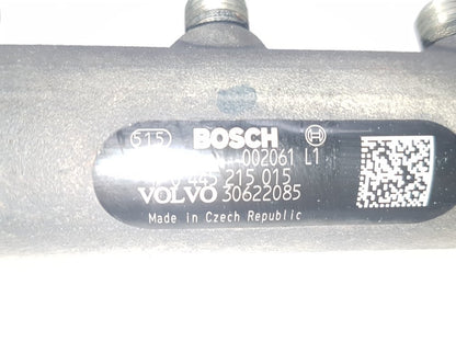 2002 - 2006 Volvo XC90  Estate Injection Rail 0445215015 30622085 0 445 215 015